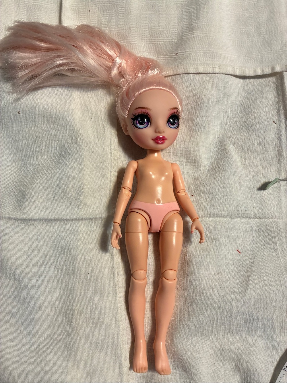 Rainbow High Bella Parker series 2 Pink-Haired Fashion Doll nude